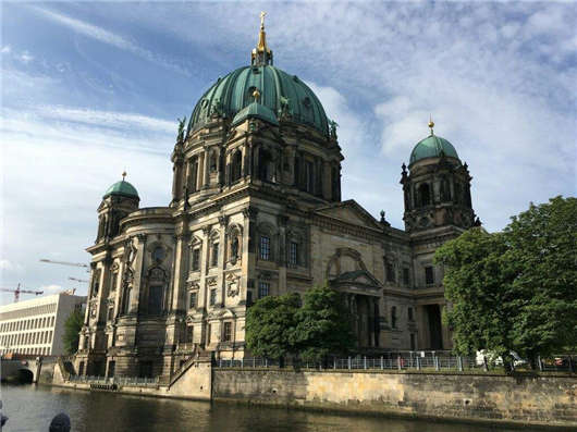 德國柏林大學聯(lián)盟研究取得成績并擴展三個SFB