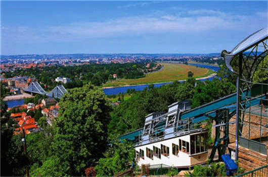 申請(qǐng)永久居留，留學(xué)也是一種方式