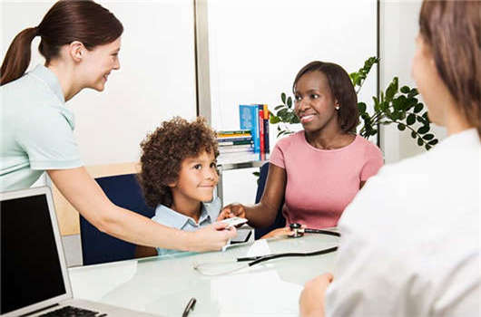 小孩申請移民要趁早，越早福利越好！